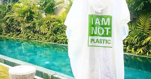 Pour lutter contre la pollution, un jeune indonésien a conçu un sac plastique… qui se boit !