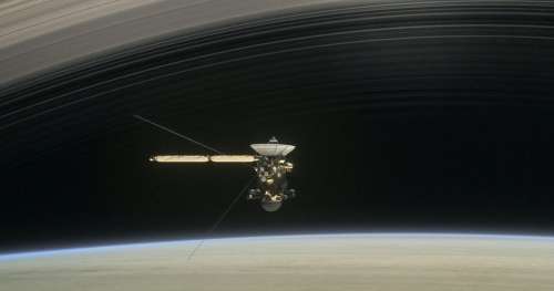 Suivez l’incroyable descente de la sonde Cassini dans les anneaux de Saturne