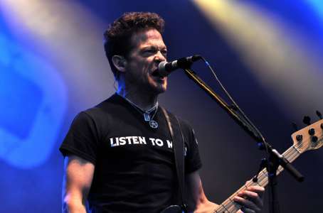 L’ancien bassiste de Metallica Jason Newsted relance le projet éponyme pour le premier spectacle en près d’une décennie