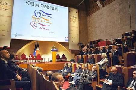 Le Forum d'Avignon au bord du gouffre