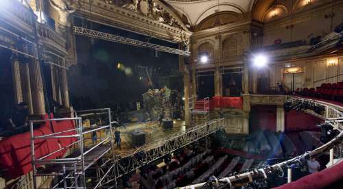 Incendie d'origine inconnue au théâtre Mogador