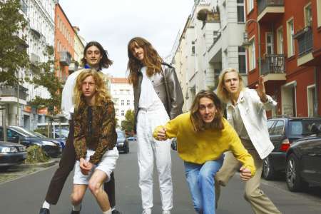 Le groupe Parcels se fait remixer pour l’été