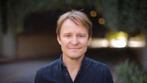 Damon Herriman : Un seul visage pour deux Charles Manson