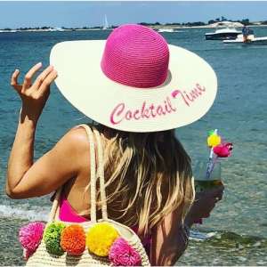 Floppy beach hats and bucket hats for Women