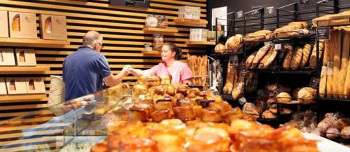 Un SDF lui sauve la vie, il lui fait don de sa boulangerie