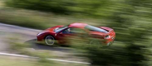 Un accident en Ferrari à presque 300 km/h