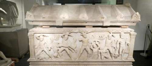 Les étranges tribulations d'un sarcophage romain de trois tonnes entre la Suisse et la Turquie