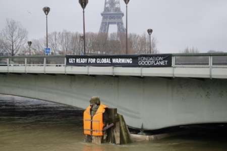 Réchauffement climatique : un gilet de sauvetage pour le zouave de la Seine