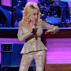 Dolly Parton : “J’avais l’habitude de penser à ce que je ferais si je ne l’avais pas fait et je pense que j’aurais été esthéticienne” – Music News