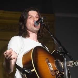 « Ça va secouer quelques plumes »: James Bay parle de son apparence en constante évolution – News 24