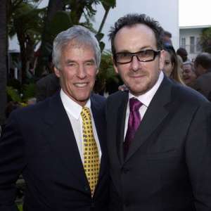 Elvis Costello décrit le regretté Burt Bacharach comme un “extrémiste” – Music News