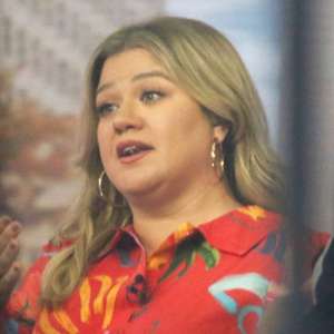 Kelly Clarkson a accordé des ordonnances restrictives contre deux harceleurs présumés – News 24