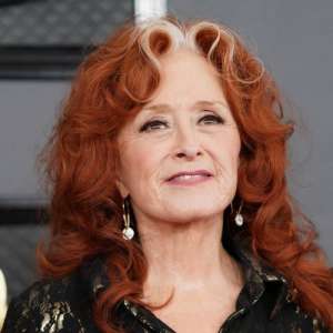 Bonnie Raitt reporte ses concerts en raison d’une opération chirurgicale pour “situation médicale” – News 24