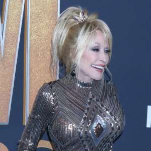 Dolly Parton dévoile sa liste d’invités spéciaux sur son tout premier album rock – News 24