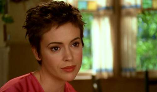 Charmed : Alyssa Milano explique pourquoi elle est déçue par le reboot
