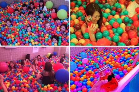 Japon : Une piscine à boules ouvre à Osaka ! 