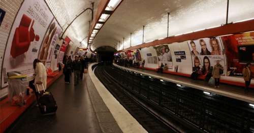 Des artistes parisiens veulent remplacer les pubs dans le métro par des œuvres d’art