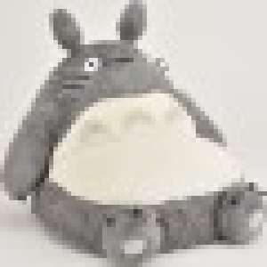 Ce sofa Totoro est si adorable que vous allez adorer vous blottir dedans !