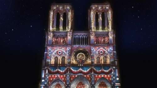 Époustouflante mise en lumière de Notre-Dame de Paris