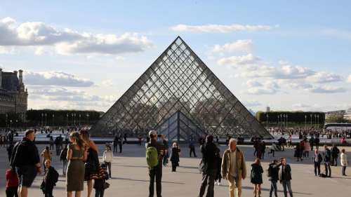 Le Louvre sort la tête de l'eau avec une fréquentation en hausse de 10% en 2017