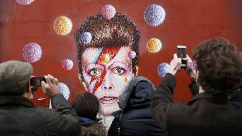 Découvrez le clip du nouveau mix de la chanson Life on Mars de David Bowie