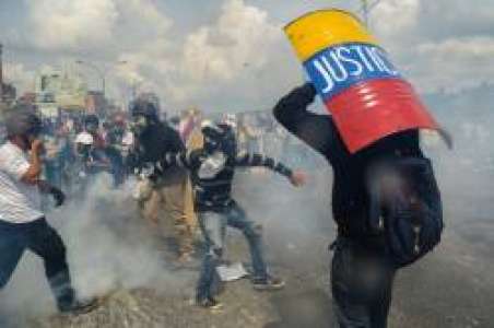 Venezuela: nouveaux heurts, des 