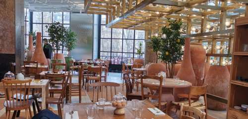 Jacquemus ouvre son premier café-restaurant à Paris