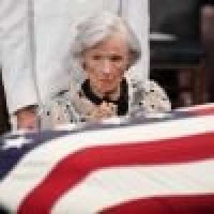John McCain : Sa mère Roberta, 106 ans, digne et émue lors de l'hommage national