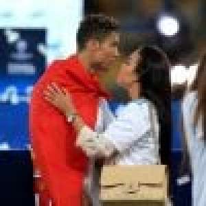 Cristiano Ronaldo : Baisers de la victoire avec Georgina et son fils