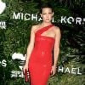 Kate Hudson : Craquante en rouge, elle honore son amie Gwyneth Paltrow