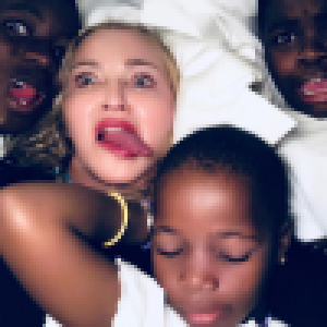 Madonna  et ses jumelles, Estere et Stella : De la pauvreté à la vie de star
