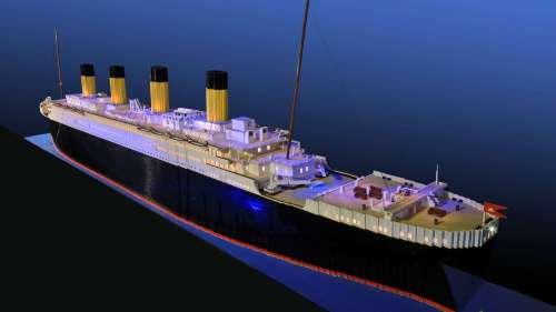 La plus grande réplique du Titanic en Lego construite par un garçon de 10 ans