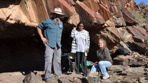 En partant uriner, il découvre un trésor archéologique en Australie