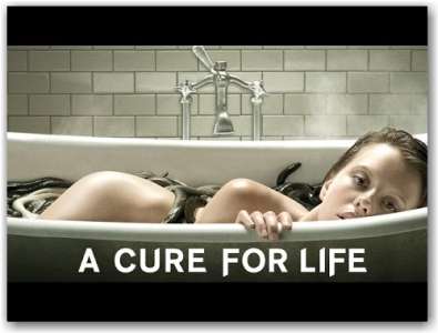 Critique « A Cure for Life » de Gore Verbinski : un sublime thriller horrifique