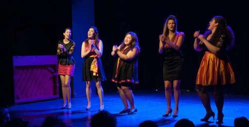 Critique « Les soulmates » au théâtre du marais : un spectacle de chant et de qualité