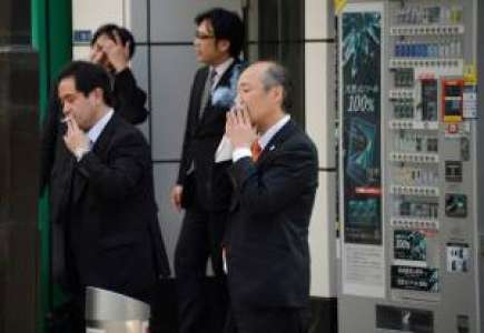 Tabac ou congés en plus? Le dilemme des salariés fumeurs d'une firme japonaise