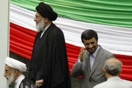 Iran: l'ex-président Ahmadinejad ouvre un compte Twitter