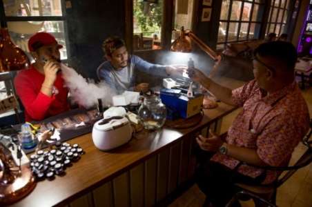 Haro sur le vapotage en Indonésie, pays de fumeurs