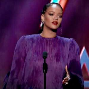 Rihanna décroche son single solo le plus élevé sur le classement officiel en 10 ans – News 24