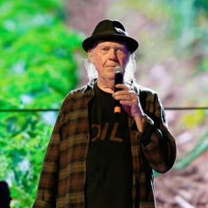 Neil Young critique Ticketmaster et les scalpers pour avoir ruiné la musique live – News 24
