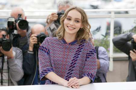 Lily-Rose Depp : elle va illuminer les Champs-Elysées pour Noël