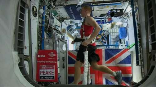 Il court un marathon depuis la Station spatiale internationale