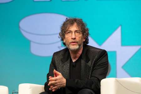 Accusations contre Neil Gaiman : Au diable vauvert, “la stupéfaction”