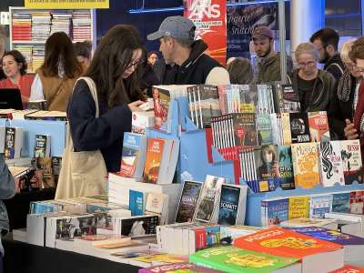  «Révélations sur les festivals littéraires : bénévoles, auteurs et budgets dévoilés»