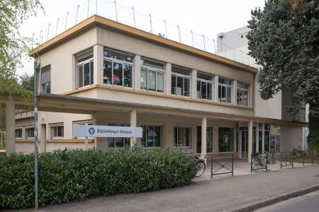 Grenoble : une bibliothèque devient refuge pour des familles albanaises privées de logements