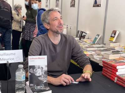 Guillaume Meurice devient libraire à Rennes le temps d'une journée