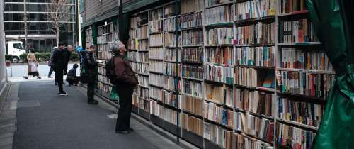 Ascension fulgurante de Patrick Modiano : les 200 meilleures ventes de la semaine (40)