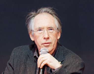 Ian McEwan remporte le Prix Jean Monnet 2024