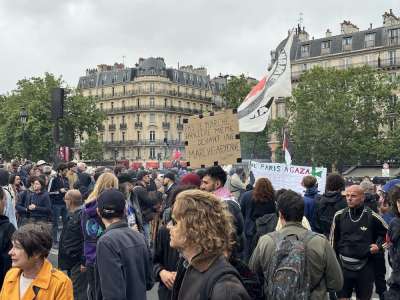 Influenceurs, auteurs, éditeurs, libraires : le goût de la résistance