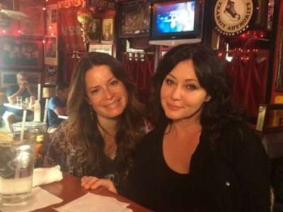 Holly Marie Combs Rend Hommage à Shannen Doherty : « Ma Meilleure Moitié de 31 Ans »